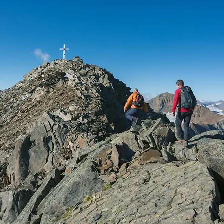 Alpenresidenz & Aparts Обергургль